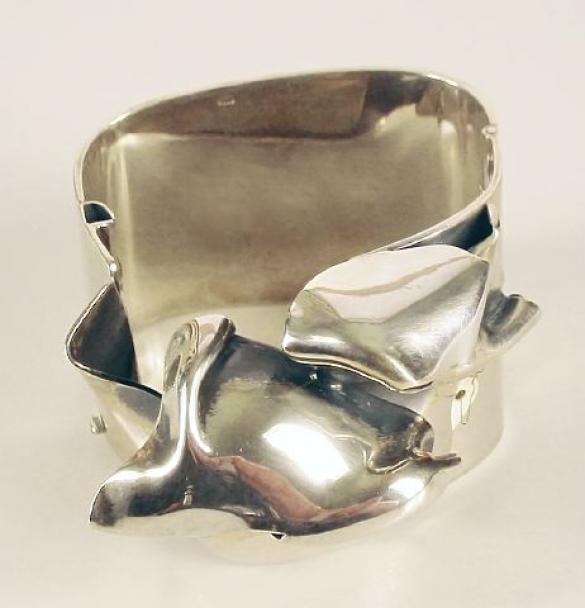 Afbeelding van het kunstwerk 'zilveren armband' van G. Zielstra